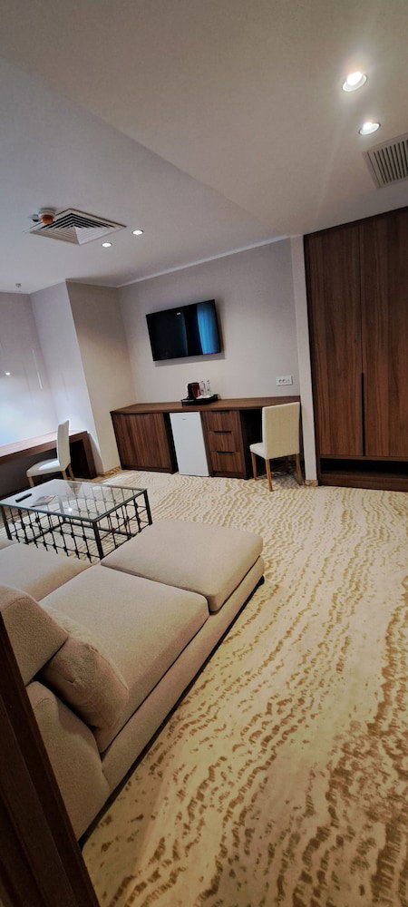 Hotel · Embassy Romana, Bucharest