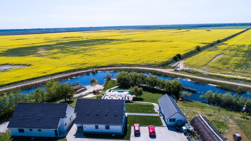 Pike Inn Bucătărie Autentică & Cazare cu Farmec, Dunavăţu de Sus, Romania