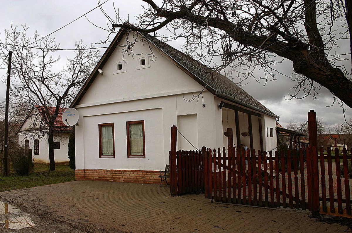 Hotel · Kisgeresd Vendégház, Geresdlak
