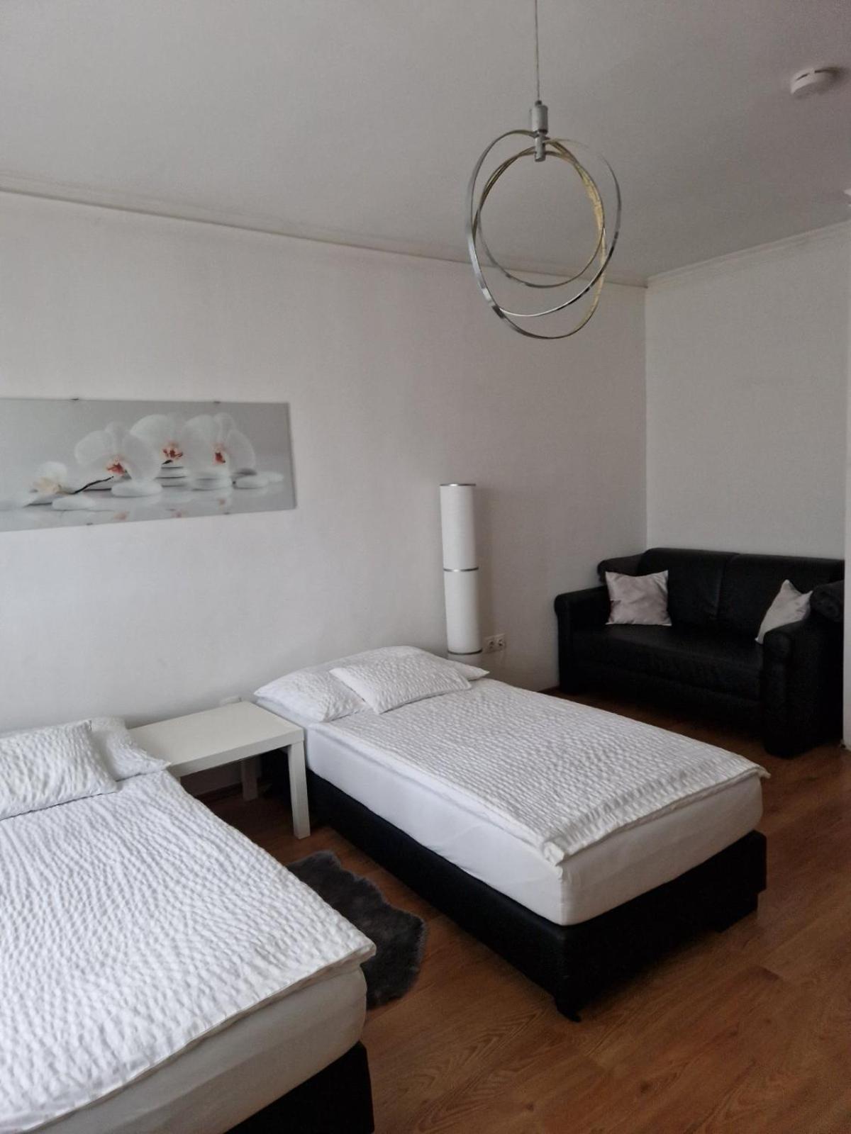 Orchidea Apartman, Hungary