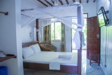 Manyatta Hotels and Apartments, Diani Beach, Kenya
