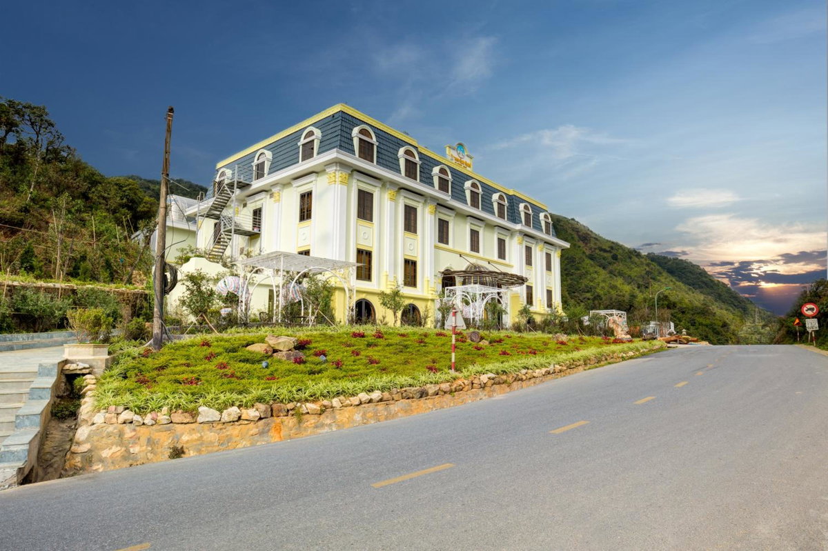 Heaven Gate O Quy Ho Sapa-Free Entry & Himalaya Salt Sauna, Vietnam