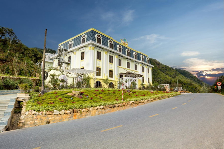 Heaven Gate O Quy Ho Sapa-Free Entry & Himalaya Salt Sauna, Lao Cai, Vietnam