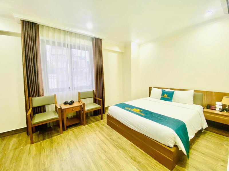 White Crown Hotel, Ha Long, Vietnam