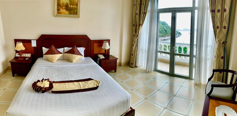 Hung Long Harbour Hotel, Cat Ba, Vietnam