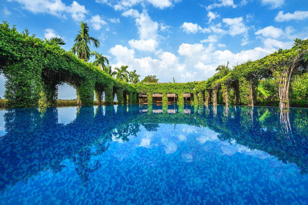 Hotel · Mekong Lodge Hotel & Resort, Cai Be