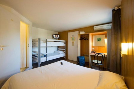 Brit Hotel Essentiel Pau Lescar, Lescar, France
