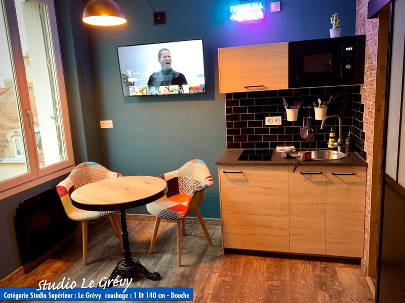 Nos studios au centre ville à Dole, Dole, France