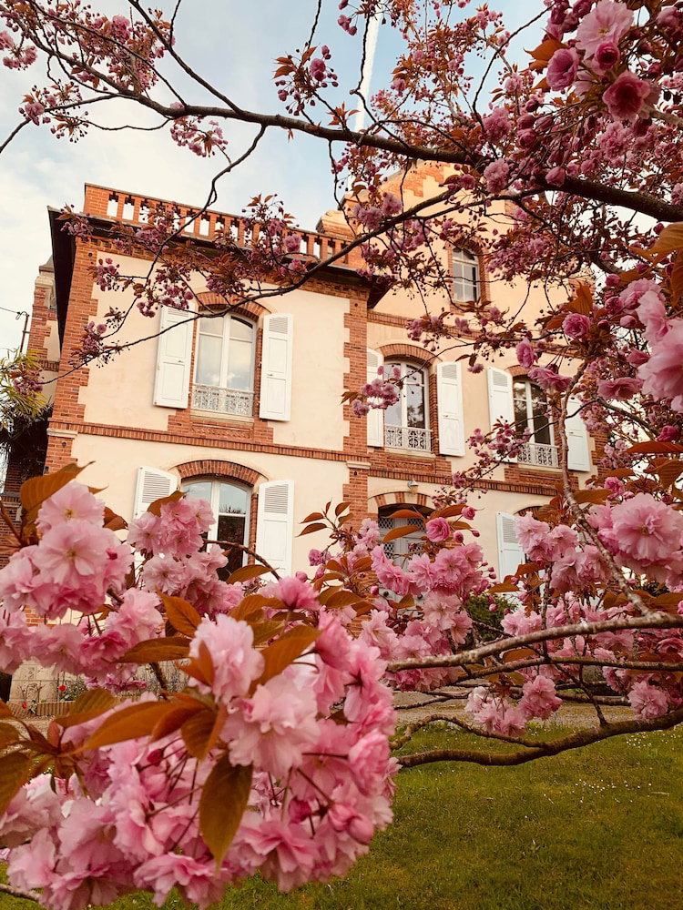 La Villégiature, France