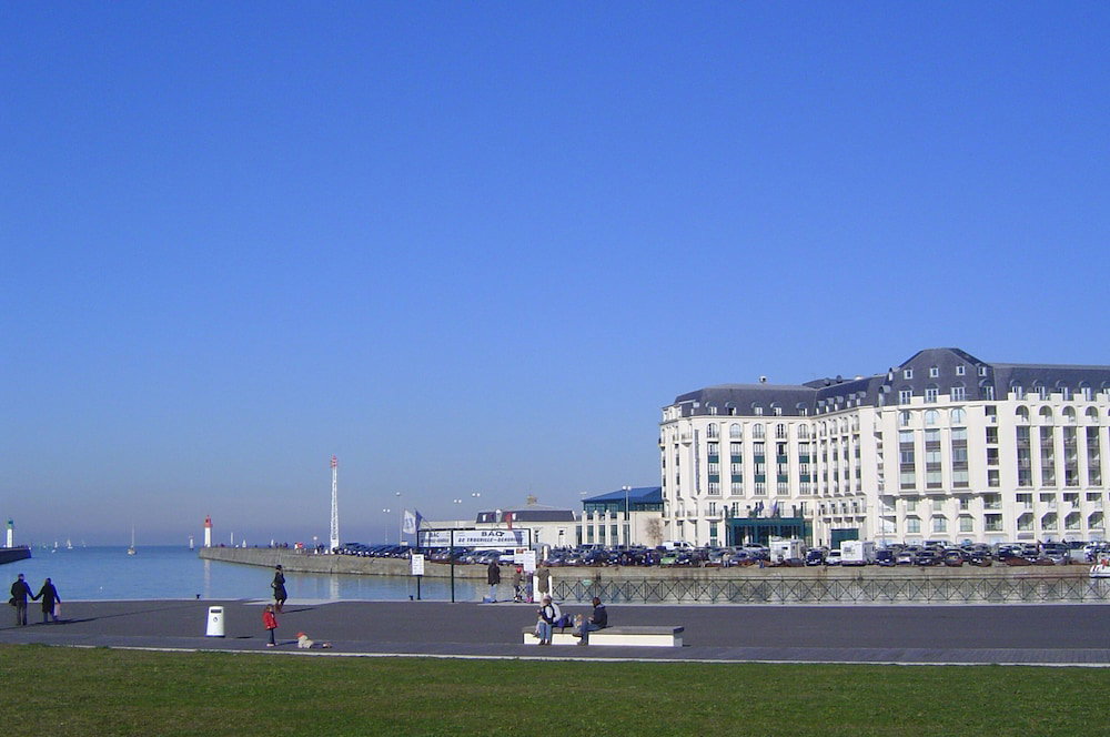 SOWELL RÉSIDENCES Le Port, France