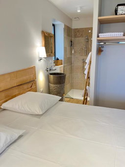 Logis Hôtel Les Vieilles Granges, Granges-Les-Beaumont, France