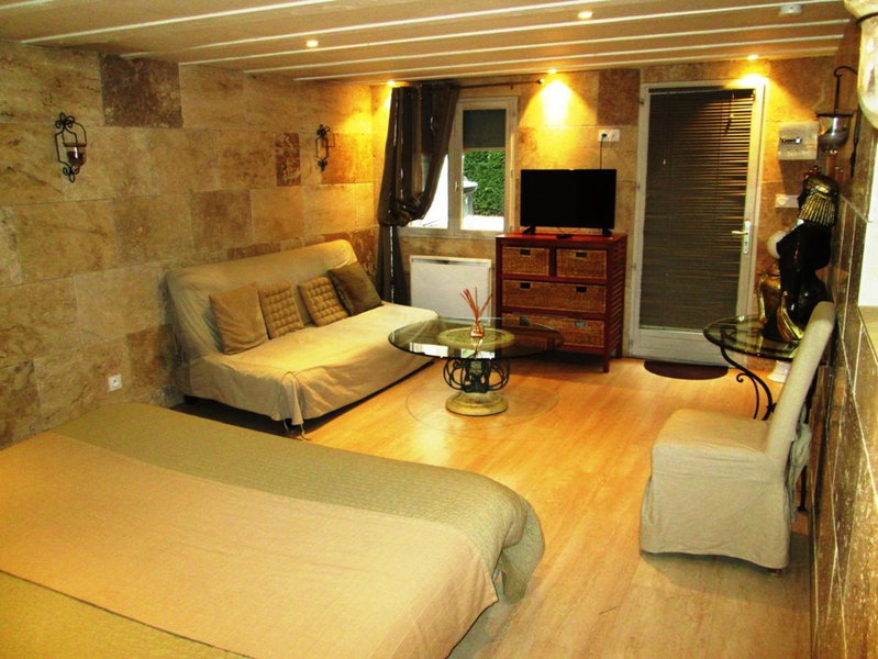 Chambres d'Hôte Dijon Clair de Lune, Chenôve, France