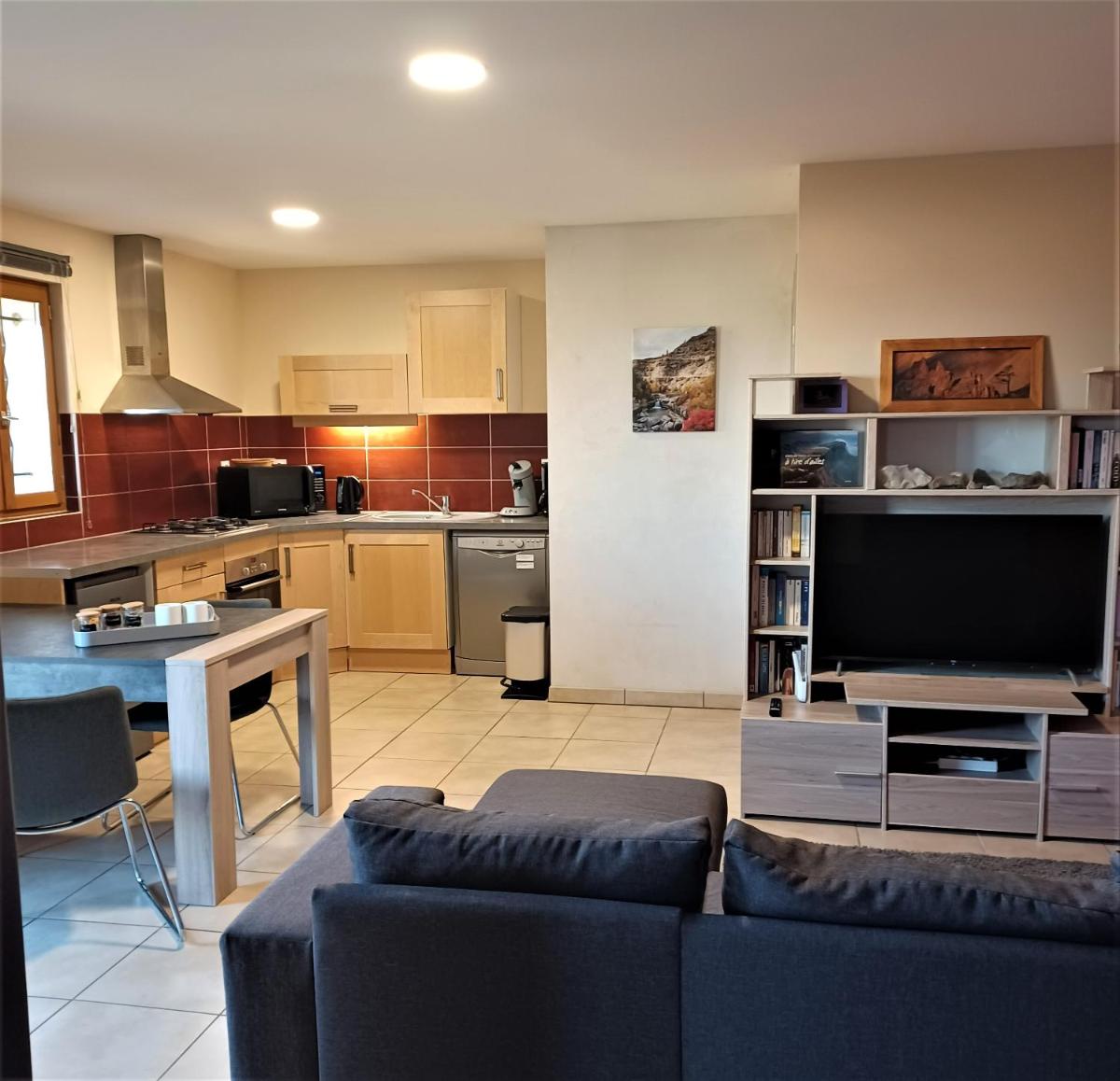 Hotel · Appartement entre Sisteron et Gorges de la Méouge " Les Hauts de Toscane ", Val Buëch-Méouge