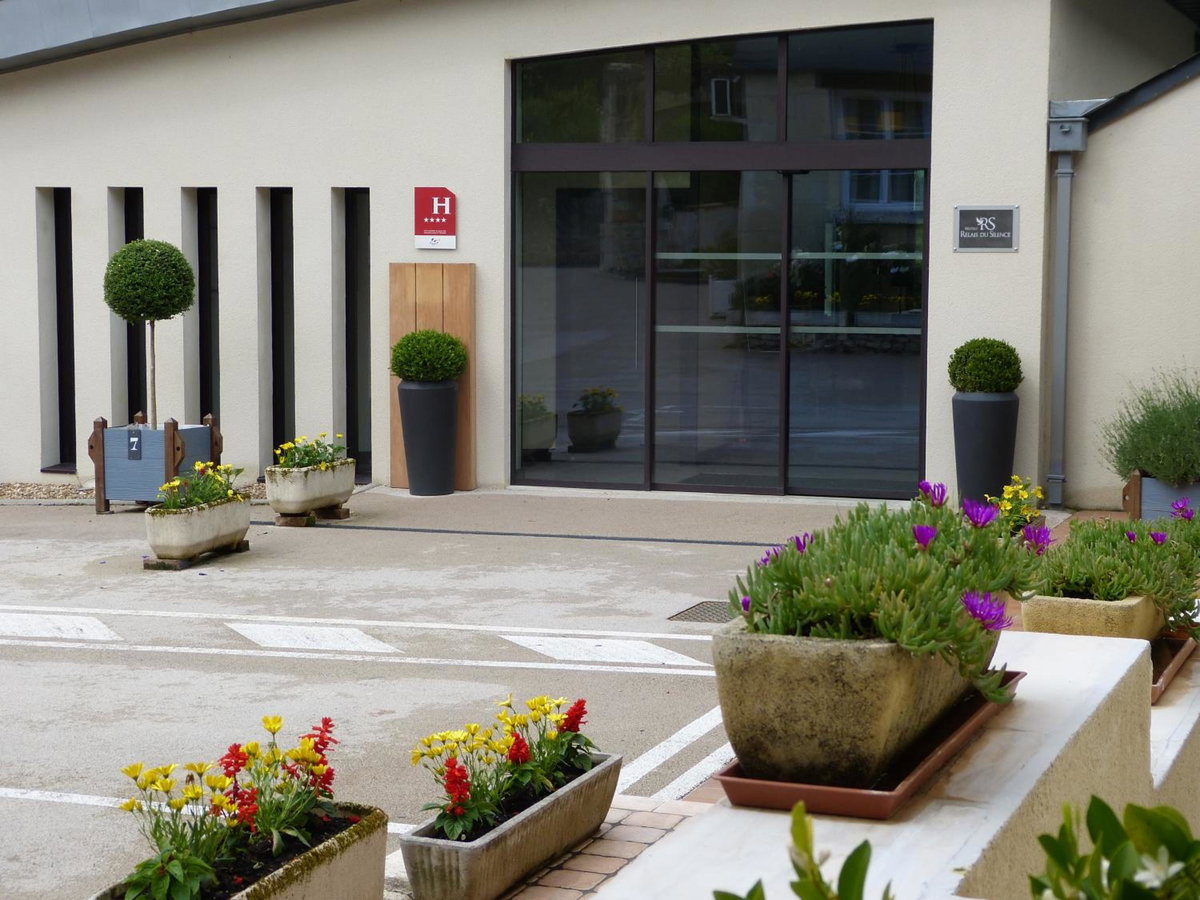 Hotel · L'Aubinière Hôtel Restaurant & Spa, Saint-Ouen-les-Vignes