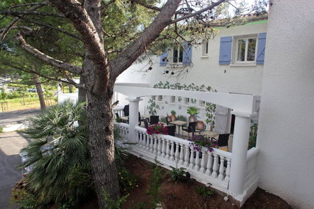 Le Sarac Hôtel, Clermont-lʼHérault, France