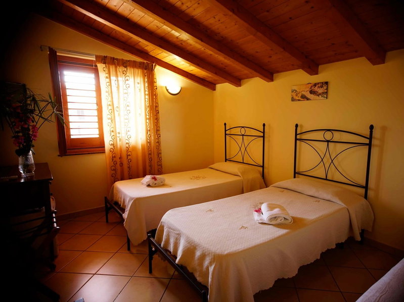 B&B Casalotto Inn, Aci SantʼAntonio, Italy