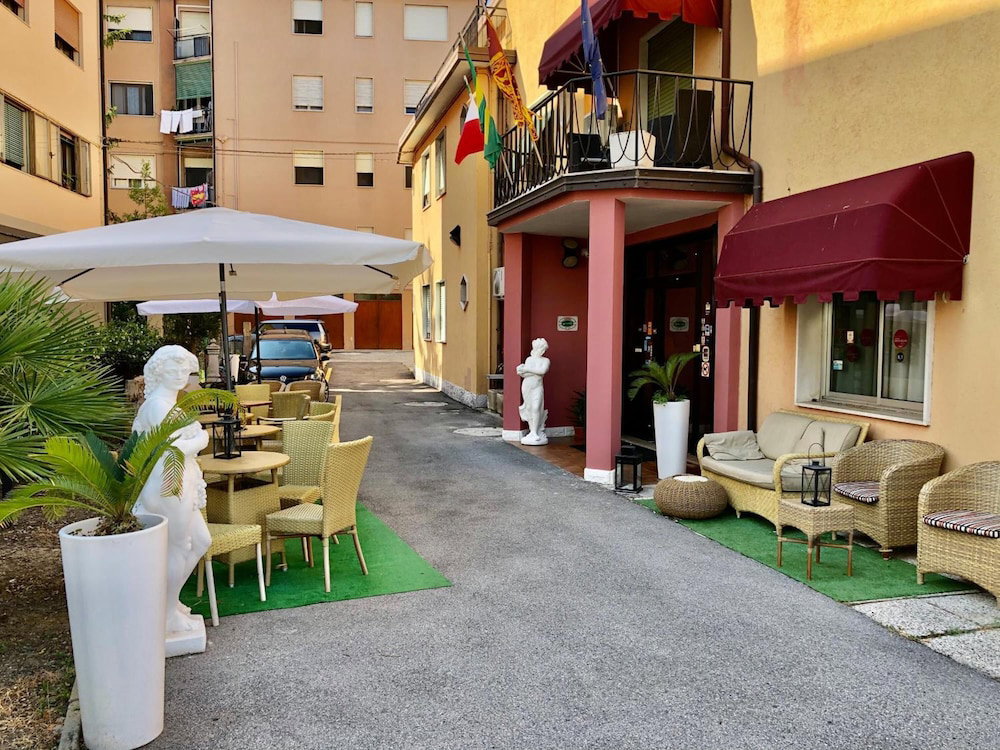Hotel · Delle Rose, Mestre