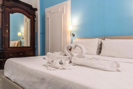 Aragonese Luxury Rooms, Naples, Italy