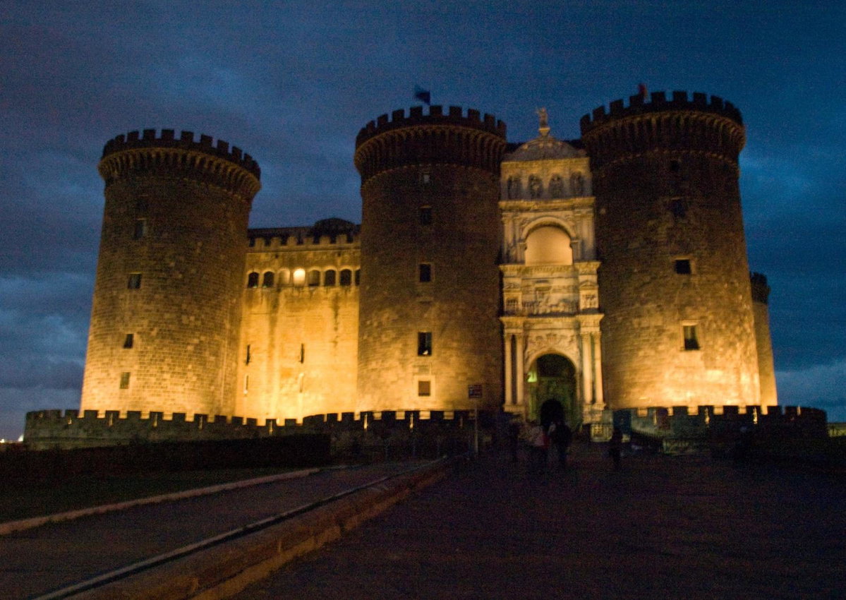 Napul'art, Italy