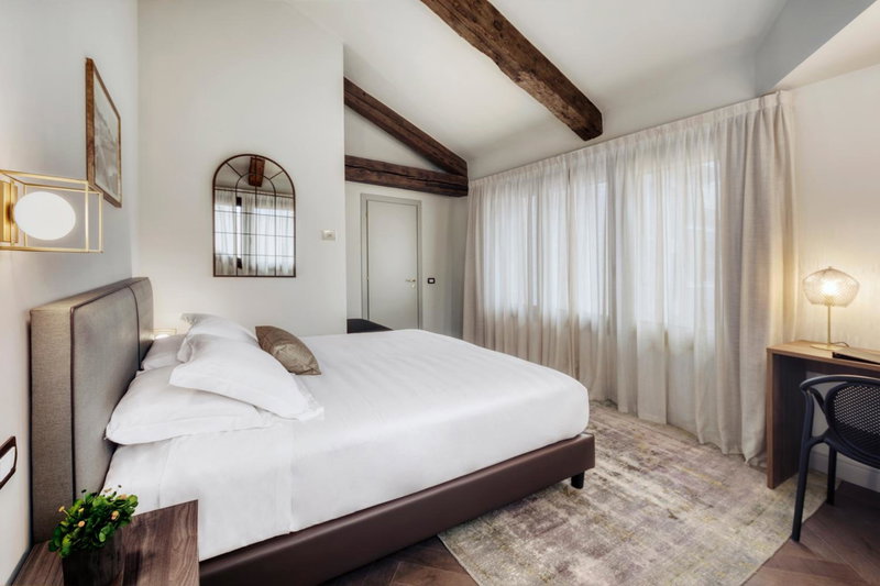 Porta Altinia Suites, Treviso, Italy