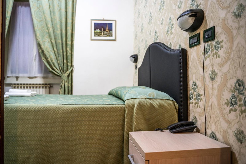 Hotel Ferrarese, Rome, Italy