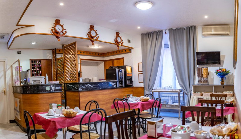 Hotel Ferrarese, Rome, Italy