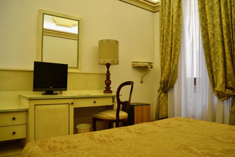 Hotel Italia, Foligno, Italy