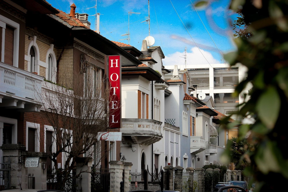 Hotel · Hotel RossoVino, Milan