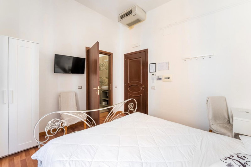 Rooms Piramide, Rome, Italy