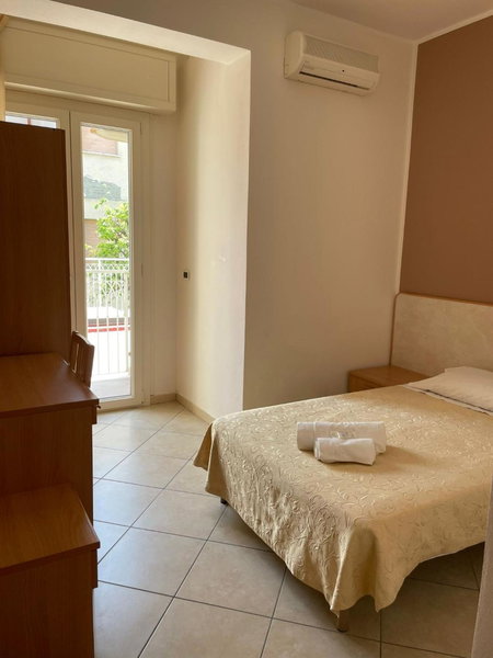 Hotel Favorita Easy Stay B&B, Cesenatico, Italy