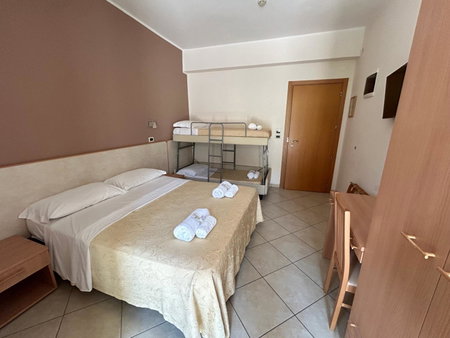 Hotel Favorita Easy Stay B&B, Cesenatico, Italy