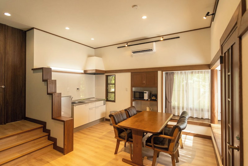 Yatsugatake Wan Wan Paradise Cottage, Hokuto, Japan