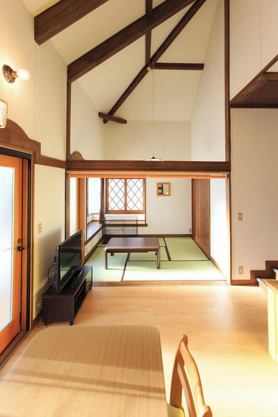 Yatsugatake Wan Wan Paradise Cottage, Hokuto, Japan