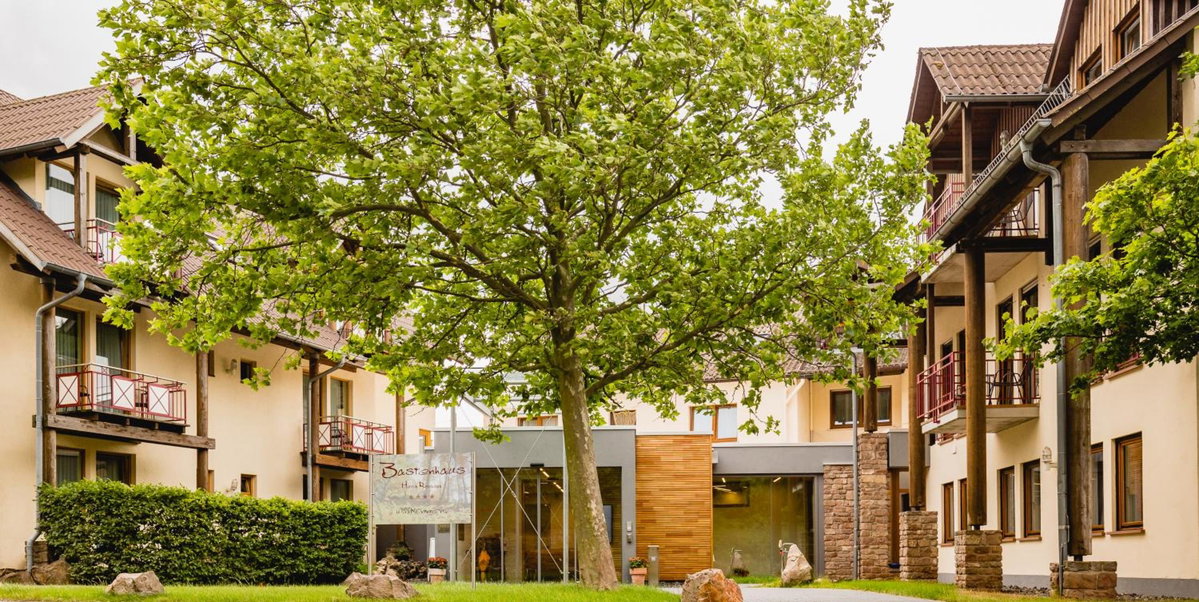 Hotel · Hotel - Restaurant Bastenhaus, Dannenfels