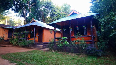 บ้านดินโฮมสเตย์ ปางอุ๋ง, Ban Huai Makhuea Som, Thailand