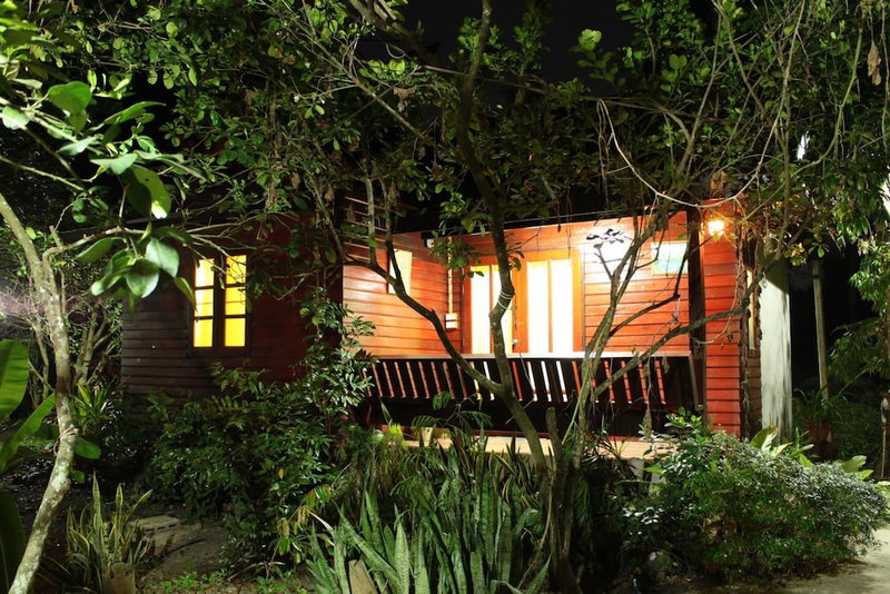 Baansuanlynjee Maeklong Resort, Bang Khonthi, Thailand