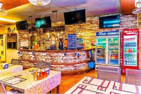 Jolly Guesthouse & Restaurant, Pattaya Central, Thailand