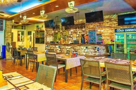 Jolly Guesthouse & Restaurant, Pattaya Central, Thailand
