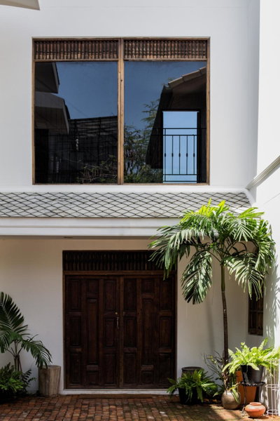 Mammoth Art Studio Pool villa in old city, Chiang Mai, Thailand