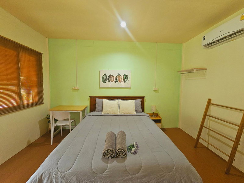 Baan suan khun ta บ้านพักสวนคุณตา, Ko Chang, Thailand