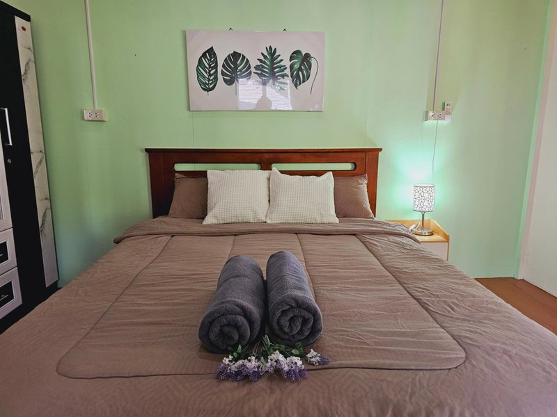 Baan suan khun ta บ้านพักสวนคุณตา, Ko Chang, Thailand