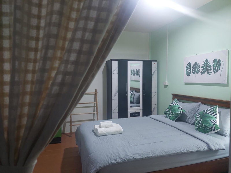Baan suan khun ta บ้านพักสวนคุณตา, Ko Chang, Thailand
