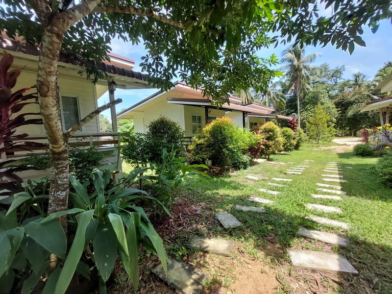 Baan suan khun ta บ้านพักสวนคุณตา, Ko Chang, Thailand