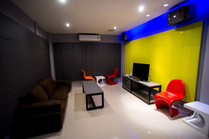 Bun Hotel, Surat Thani, Thailand
