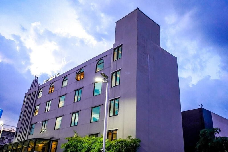 RoomQuest Bangkok Don Mueang Airport 1, Bangkok, Thailand