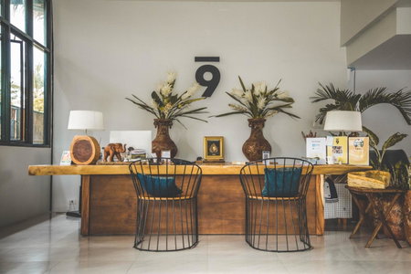 Home at 9, Sanklāng, Thailand