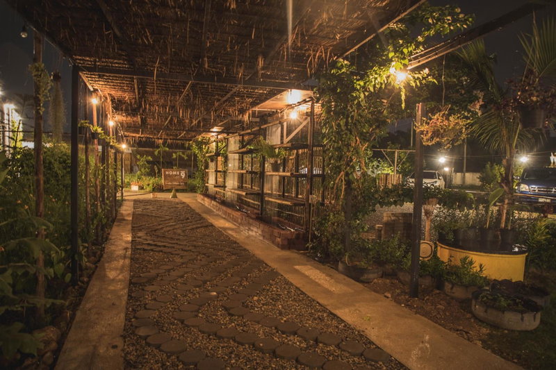 Home at 9, Sanklāng, Thailand