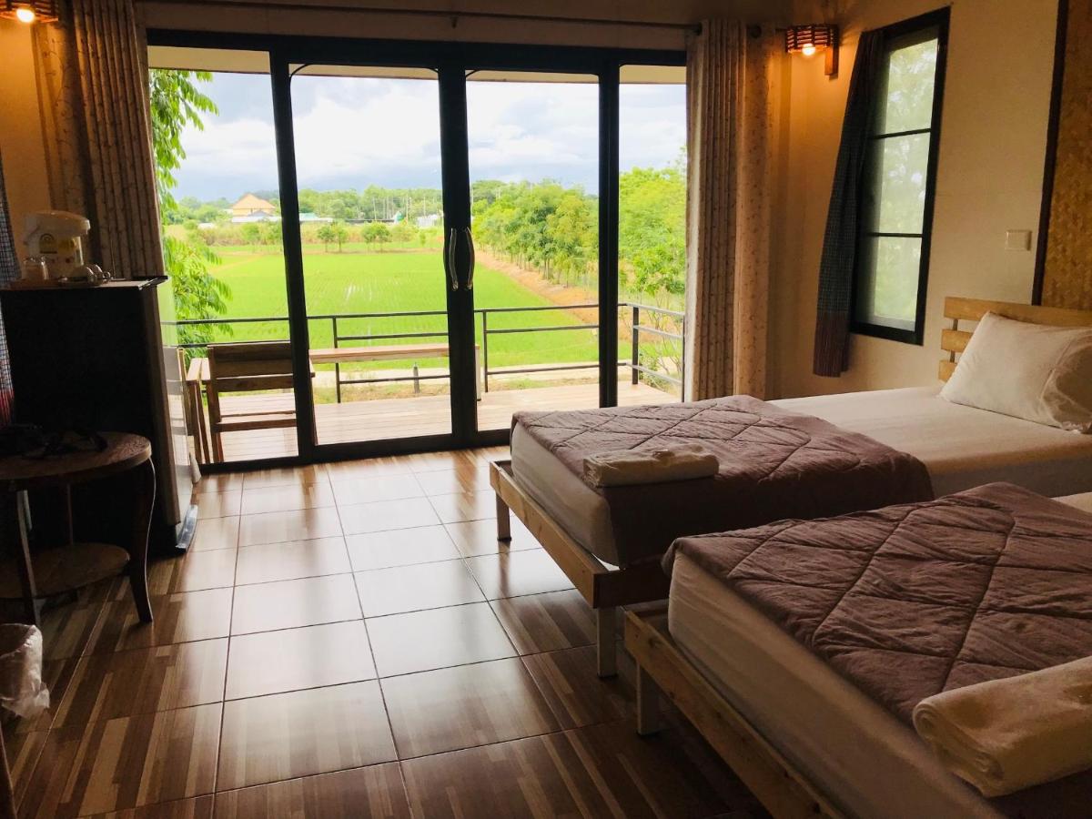 Hotel · Baan Klang Koh Resort, Uthai Thani