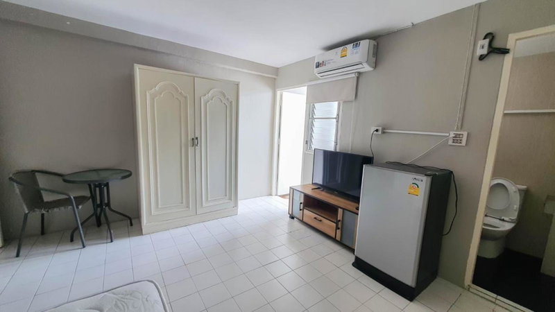 RoomQuest Ratchada AI Serviced Residence, Bangkok, Thailand