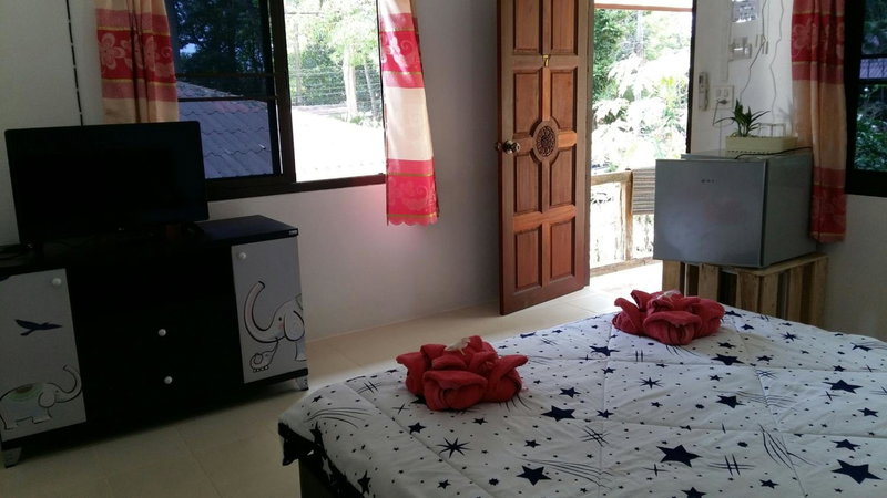 Baansanook Resort & Swimming Pool, Ko Chang, Thailand